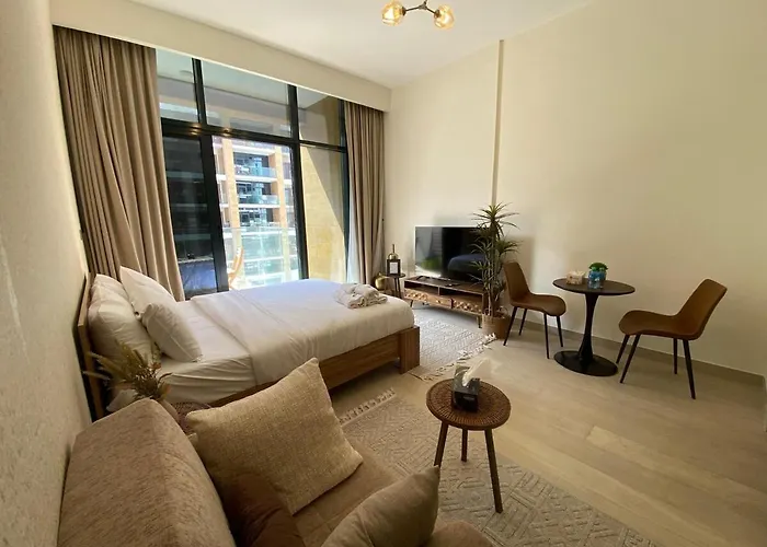 Stylish Studio With Pool And Gym Access