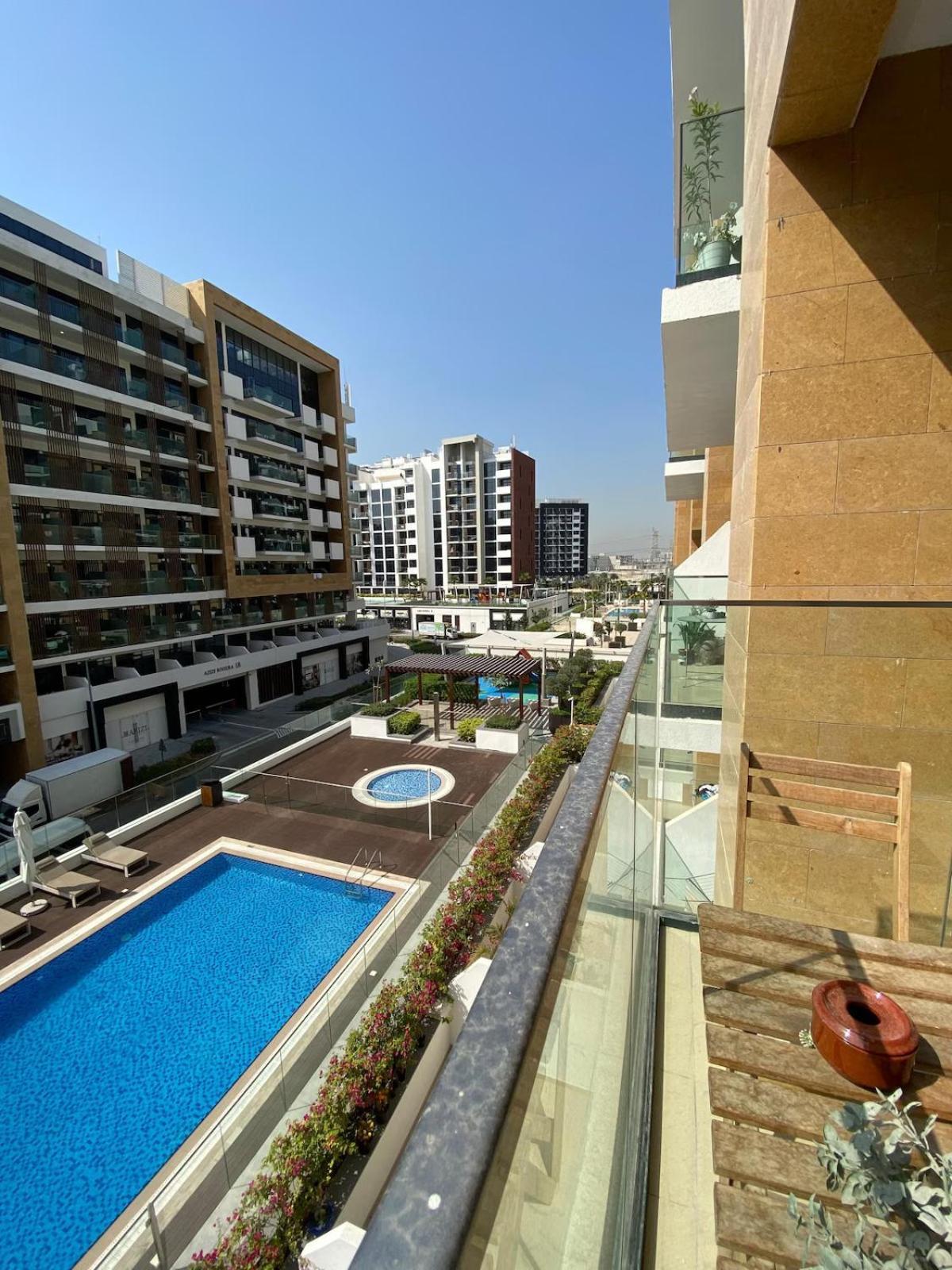Apartment Stylish With Pool And Gym Access Dubai
